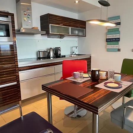 Beachside 2-zimmer-wohnung Mit Meerblick Apartamento Lübeck