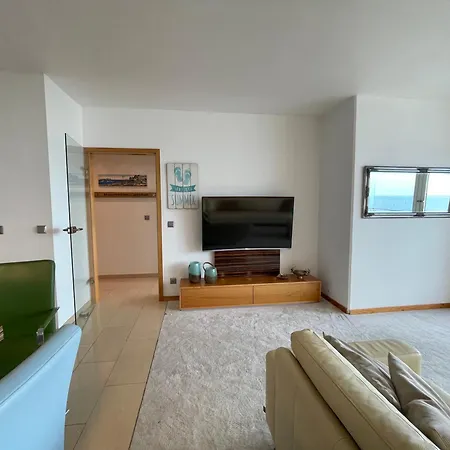 Beachside 2-zimmer-wohnung Mit Meerblick * Lubeck